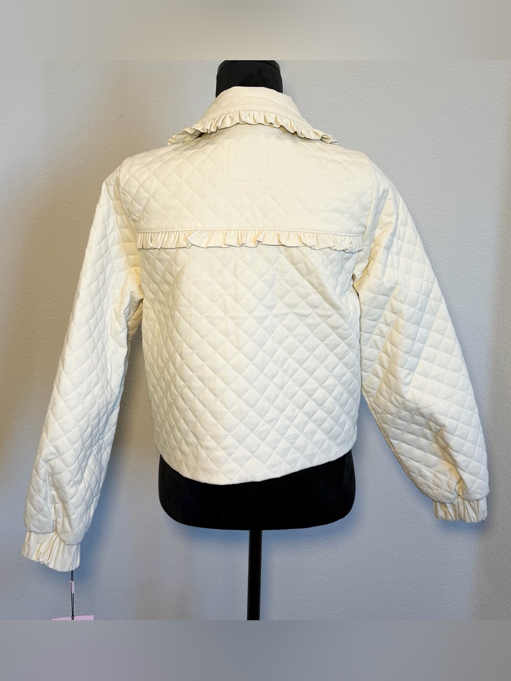 NWT Avec Les Filles Cream Quilted Ruffle-Trim Tie-Front Bomber Jacket Size Med - Picture 6 of 13